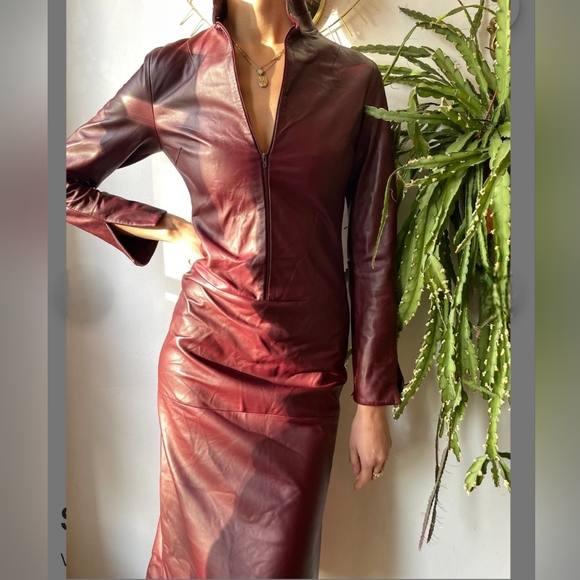 extē collezione Dresses & Skirts - 80s Italian leather Bordeaux pencil dress